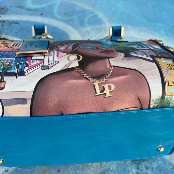 La Philipe purse studs made in Miami new with tag and keychain bag - Picture 6 of 12